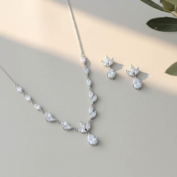 Minimaliste Ensembles Collier Et Boucles Doreilles Rose - Bulgari