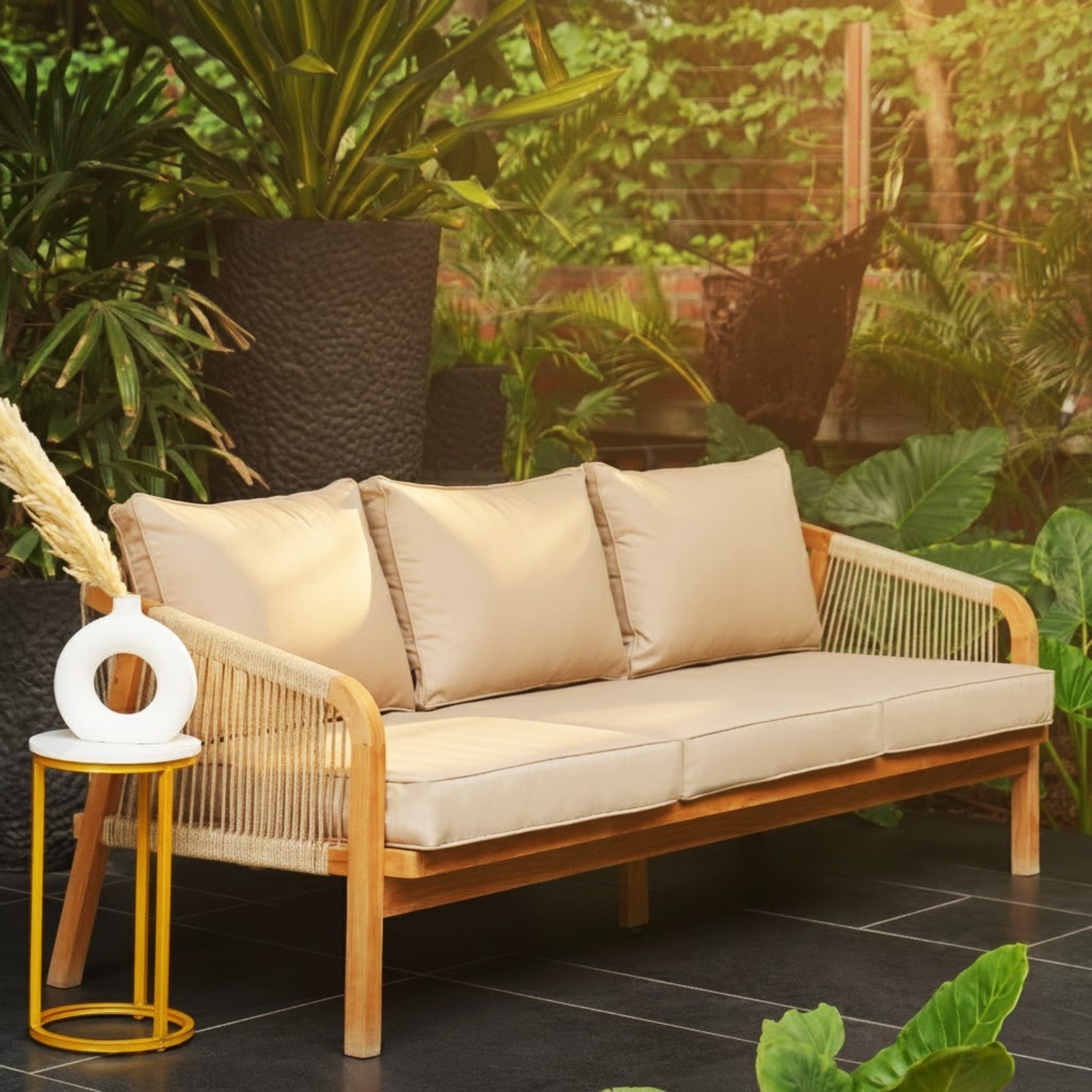Cushions & Accessories