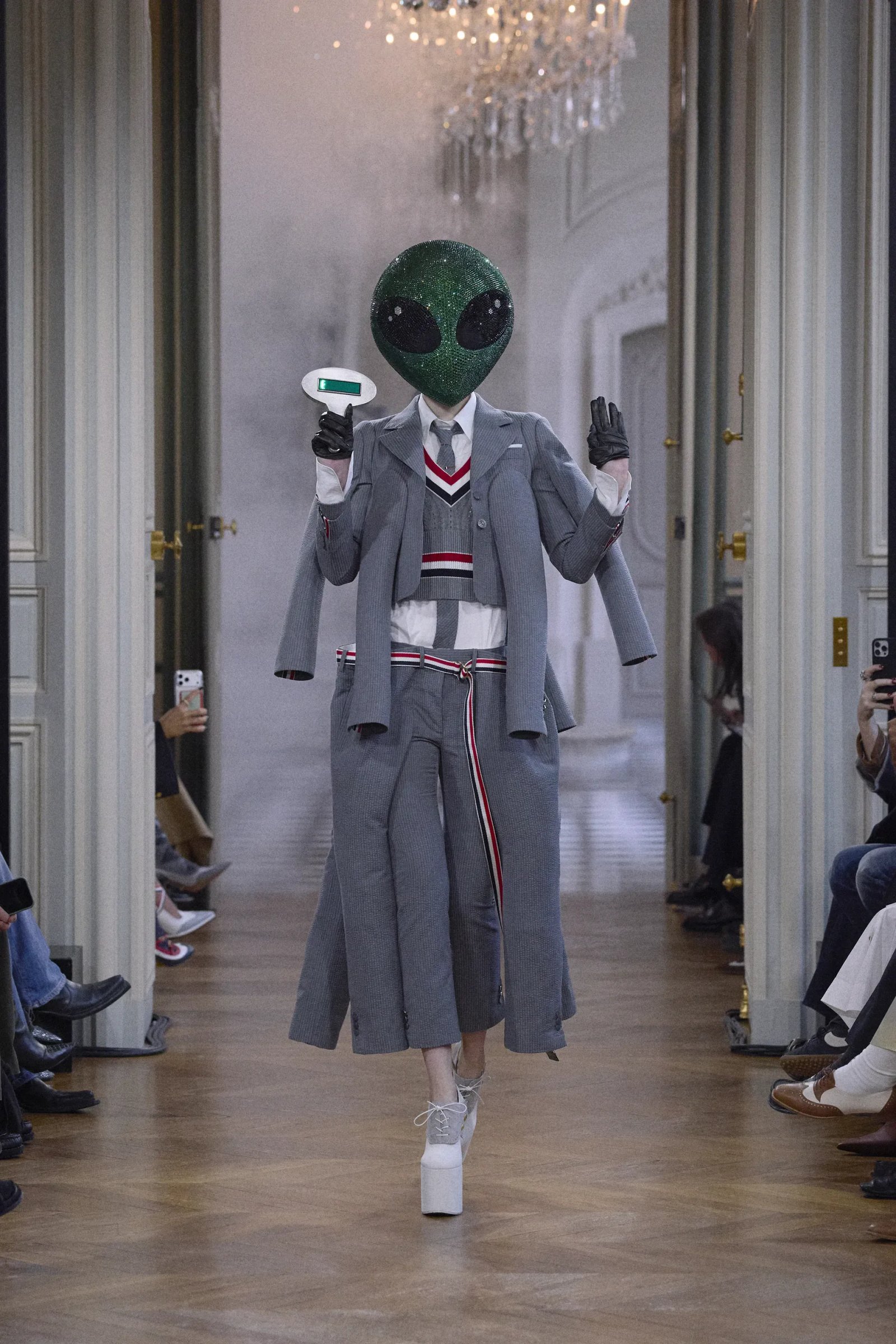 Élégant Tenues d' v nement