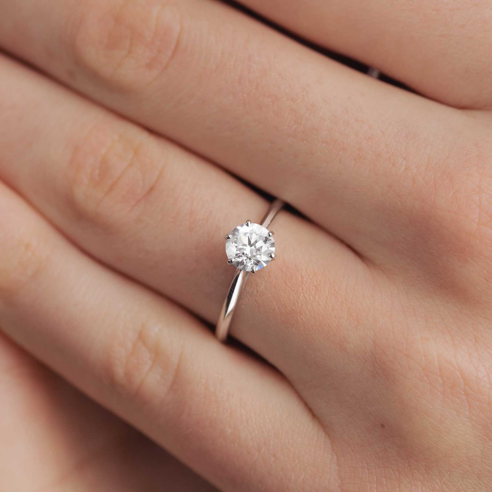 Bagues avec diamants Rouge