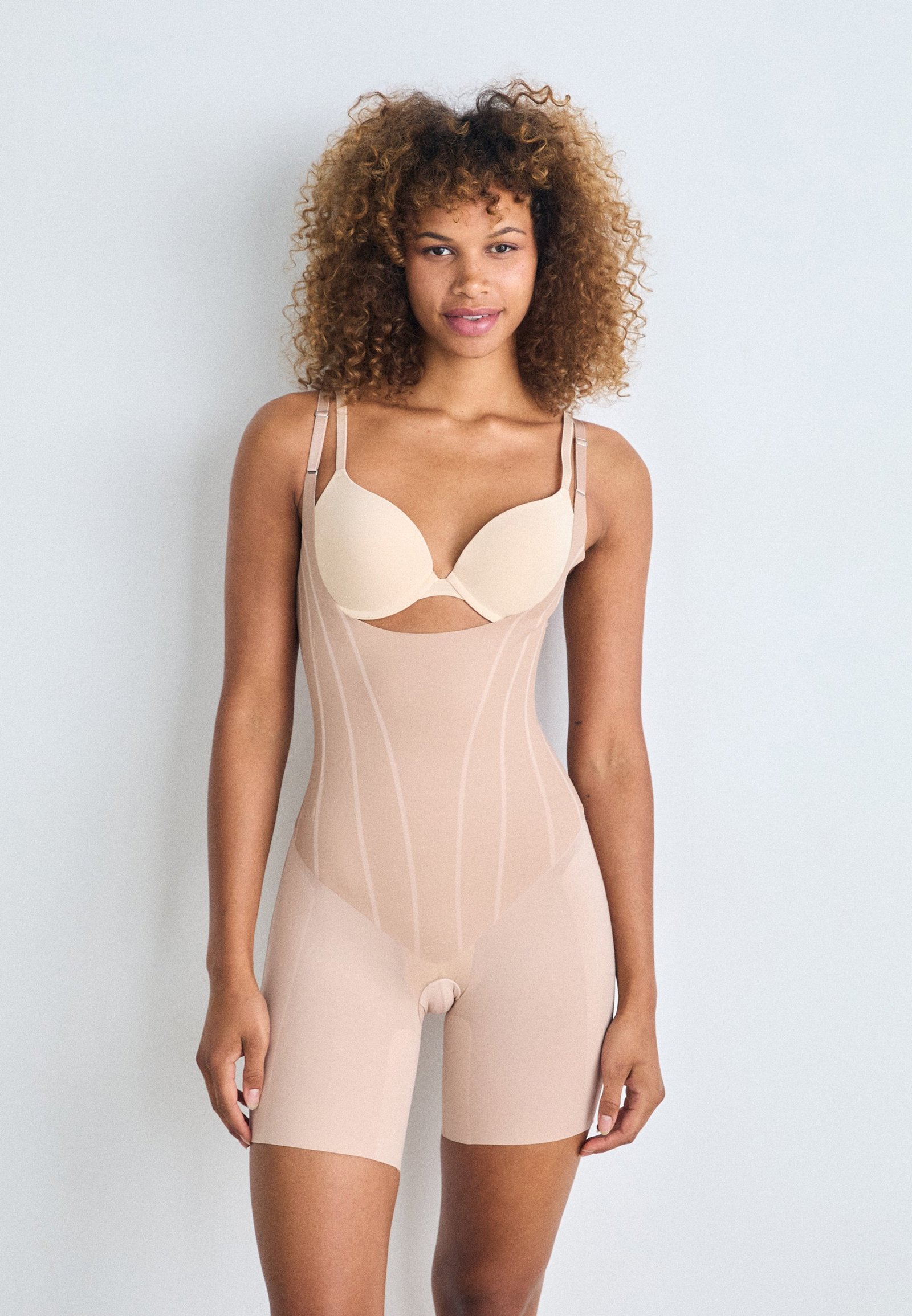 Lingerie sculptante Rouge