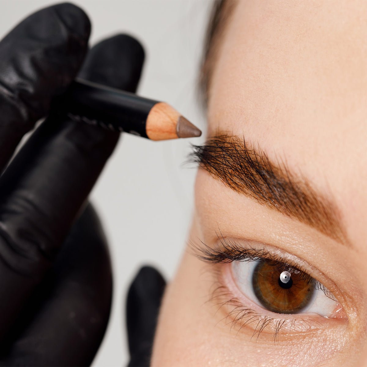 Moderne Produits pour les sourcils
